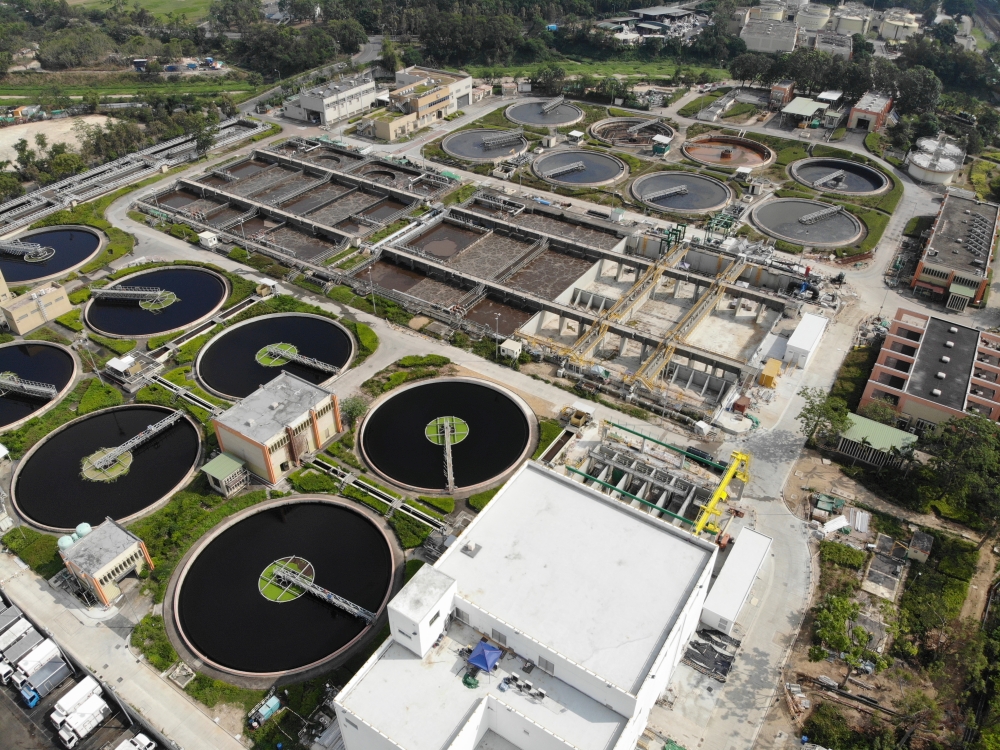 图为石湖墟污水处理厂全景。