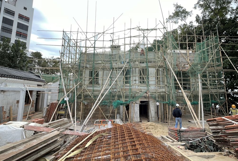 旧牛奶公司高级职员宿舍由主楼、佣工宿舍和车库组成。图中为主楼，修复后会作展览之用。 