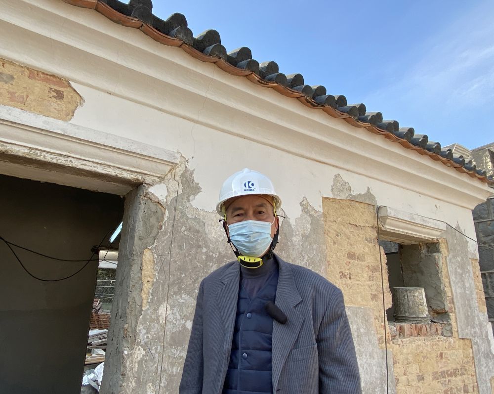 林社铃表示，佣工宿舍和车库均为单层，其中式双筒双瓦屋顶为一大特色。