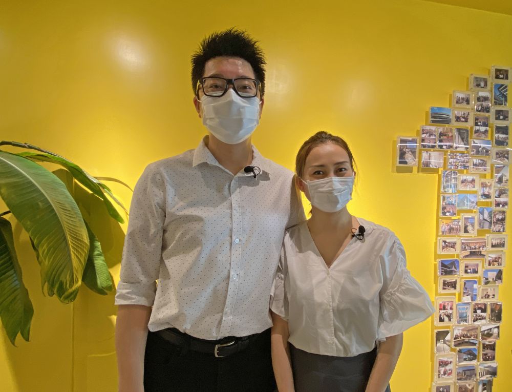 邓承恩和太太方曼斯同任建筑署的工程策划经理，她希望藉着父亲节向丈夫说声“多谢你！”