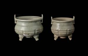 「圣山遗粹」展览展出的文物以宋元时期陶瓷器为主。图示一对浙江龙泉窑八卦纹青瓷香炉。