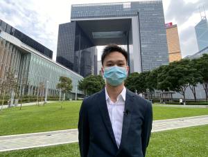 发展局助理秘书长（规划）洪建乐表示，发展局2019年推出「支援非政府机构善用空置政府用地」资助计划，支援成功申请的机构，展开基本的复修工程，以推行惠及社区的项目。计划推出逾两年，共20个非政府机构获资助。