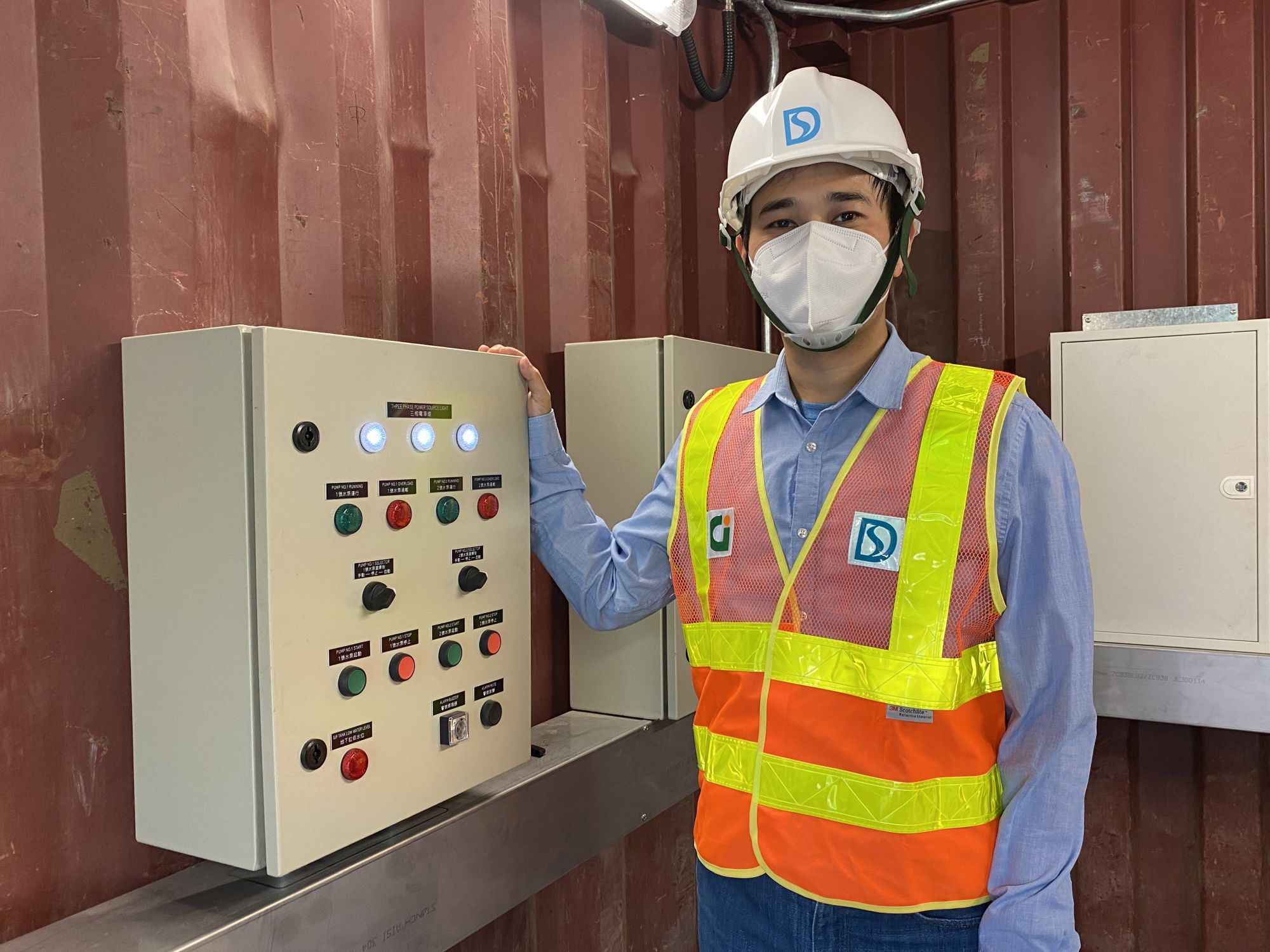 渠务署机电工程部工程师罗梓伟表示，兴建污水系统需要考虑不少因素，包括隔离设施的污水设施分布、周边可用的政府土地、泵房日常维修保养等。