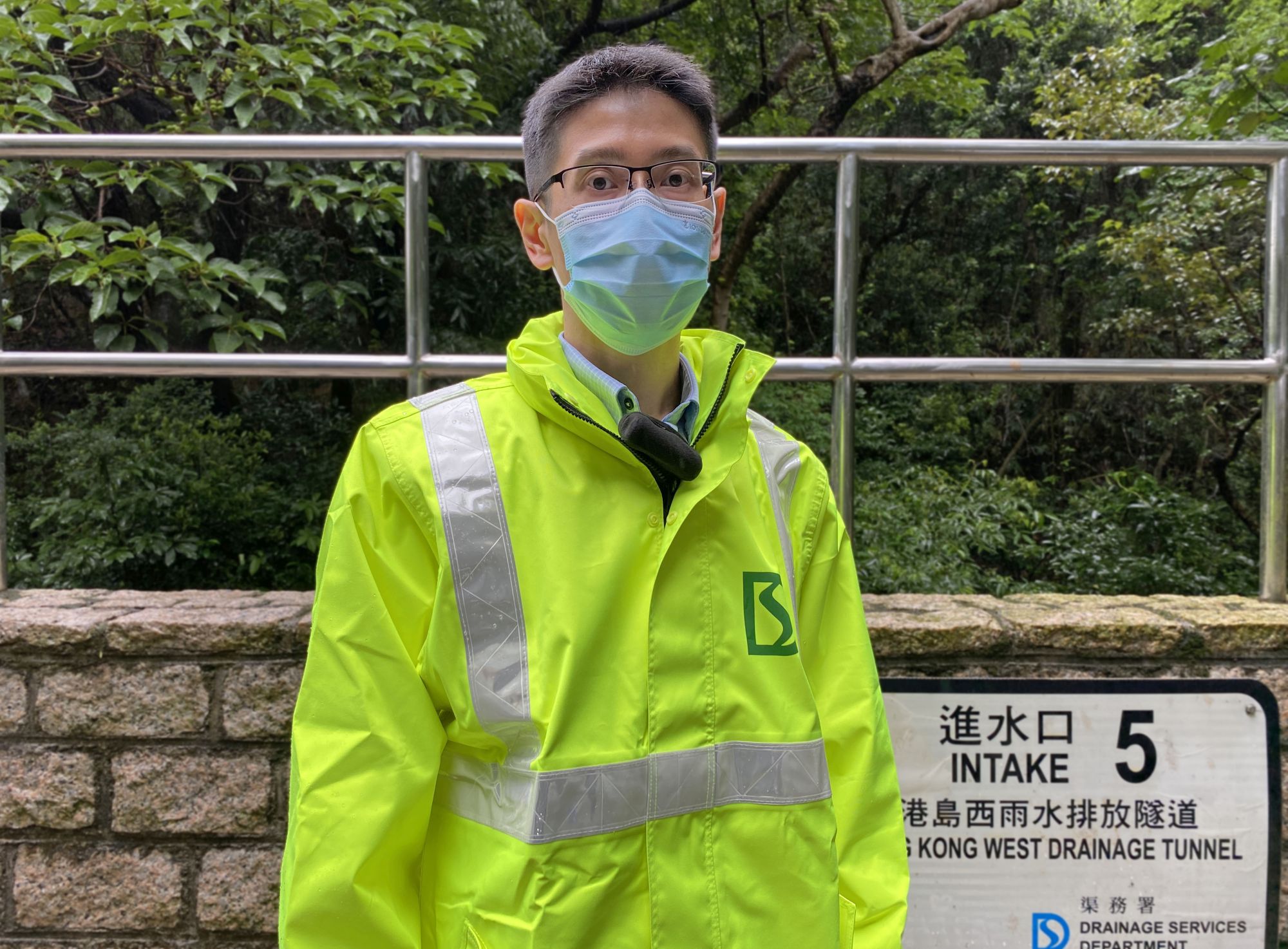 渠务署土地排水部工程师麦兆伟表示，署方积极应用新科技，协助加强监测及分析水浸风险。