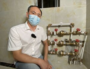分间单位业主锺先生欢迎水务署推出安装独立水表的先导计划，由递交申请至成功获批，只需约10个工作天，过程相当畅顺。
