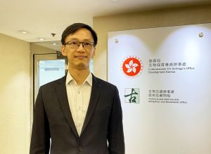 文物保育专员蒋志豪表示，「活化历史建筑伙伴计划」至今已推出六期，共22幢政府拥有的历史建筑被纳入计划。