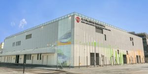 北大屿山医院香港感染控制中心由工程展开到竣工移交，仅用了四个月，其中一个重要原因是建筑团队采用多项创新的建筑技术，包括建筑信息模拟（BIM）技术、「组装合成」建筑法（MiC）和「机电装备合成法」（MiMEP）。