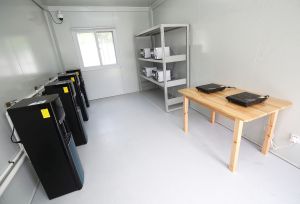 政府为善用元朗潭尾社区隔离设施而将其改装为中央宿舍。建造业议会为该隔离设施进行改建，加入宿舍所需的配套设施。