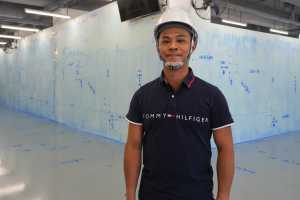 建造业议会「中级技工合作培训计划」毕业生郭建求看好建造业发展前景，因而报读课程，希望成为钢筋屈扎工（俗称扎铁工）。