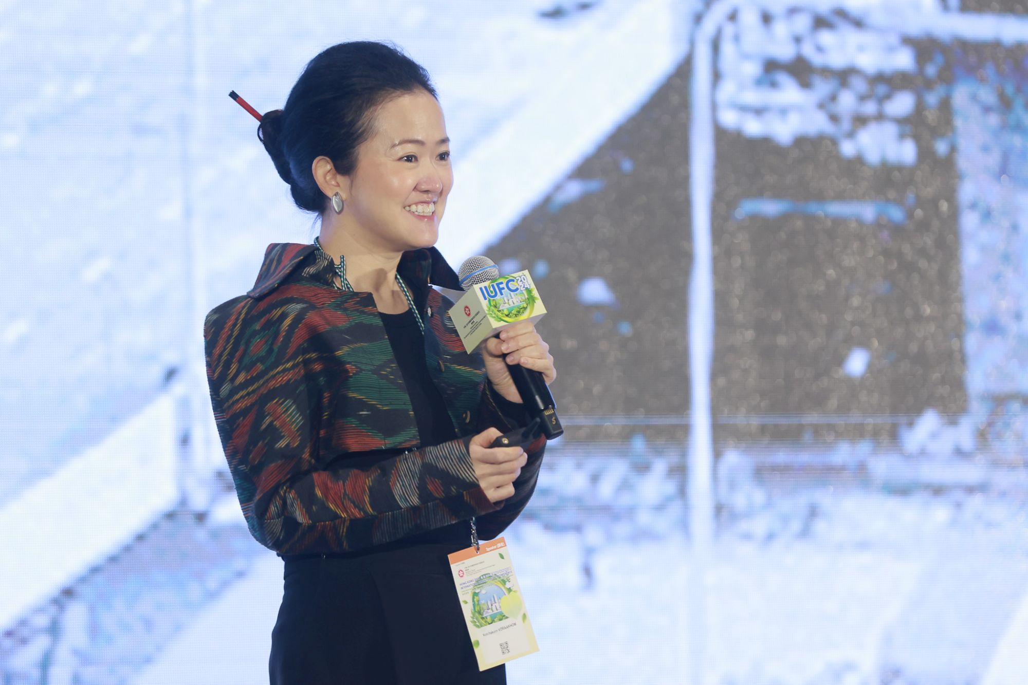 研讨会主题讲者Landprocess and Porous City Network创办人及行政总裁、世界经济论坛自然生态城市全球委员会委员Kotchakorn Voraakhom女士。