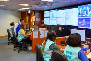 每当天文台发出红色或黑色暴雨警告信号、新界北部水浸特别报告、八号或以上热带气旋警告，渠务署便会即时启动紧急事故控制中心。