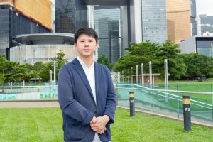 发展局助理秘书长（地政）谢善恒介绍，发展局近年分别优化了不同类别受影响人士的安置补偿安排，秉持「以人为本」的方针，全方位支援受影响人士。