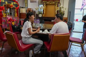 服务队不时会在受影响地区设谘询站为该区居民提供协助及支援。