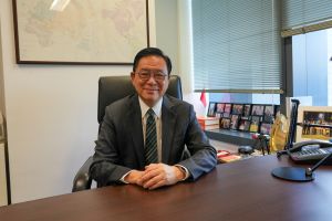 立法会议员（商界）、立法会 《政府租契续期条例草案》委员会主席林健锋认为，订立《条例》对商界来说是一颗「定心丸」。