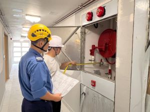 消防处期望于今年三月成立「新建消防设施一站式验收统筹办公室」后，可以将一般建筑规模的常规项目所需的整体验收时间压缩三分之一。