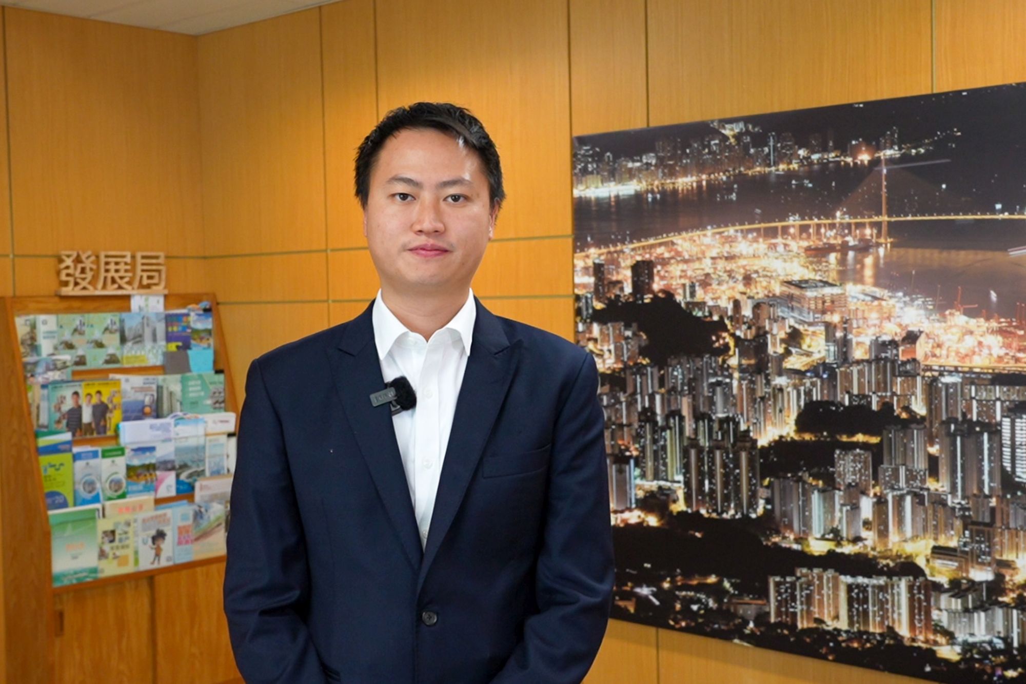 发展局助理秘书长（项目推展及策略）梁咏恒表示，政府一直关注香港建造成本相对高的问题， 自2023年第四季开始展开策略性研究，制定了减低工务工程项目成本的四大具体方向。