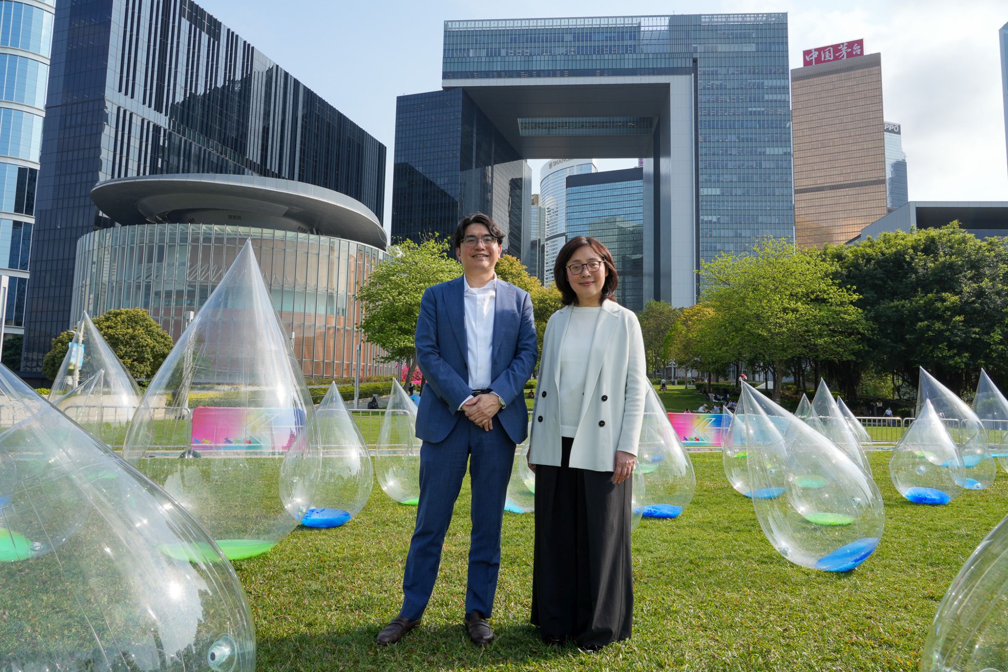 发展局局长宁汉豪和水务署署长黄恩诺分享国家为保障香港优质供水所作的大量工作，以及相关纪念和庆祝活动。