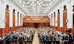 「国际岩土创新科技周」单是揭幕活动 ─ 「第四届岩土创新科技论坛」便吸引超过300位来自世界各地、内地及本港的岩土工程与地质学者、专家和业界人士参与，就应对极端天气交流各地最新的岩土挑战和趋势。