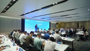 发展局与广东省住建厅、海关广东分署、广东省税务局在深圳举办模块化建筑企业座谈会，讲解《粤港「组装合成」模块化建筑跨境贸易指南》内容，业界反应踊跃。