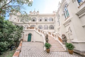 图示香港大学大学堂。