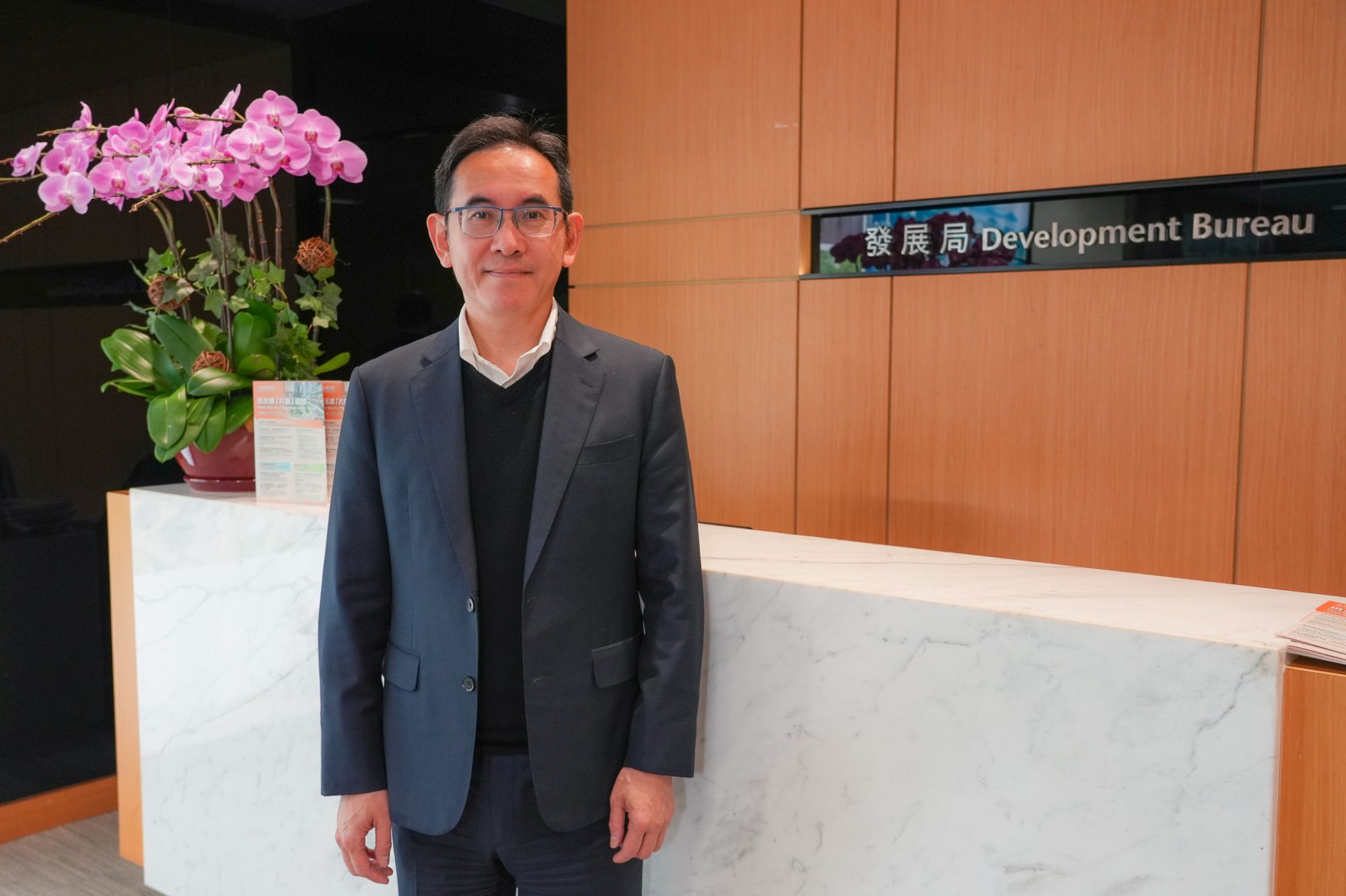 发展局副局长林智文介绍，发展局新制定的内部监察和高层介入机制涵盖规划、地政、建筑三个关键审批阶段。