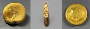 江西海昏侯墓出土的金器，有褭蹏金（左）、麟趾金（中）及金饼（右）。（南昌汉代海昏侯国遗址博物馆藏）