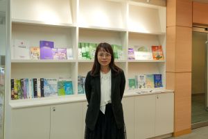 项目办屋宇测量师黄婉雯表示，为落实《施政报告》中将香港发展成为国际专上教育枢纽的策略，推广「留学香港」品牌，发展局与教育局在去年7月推出「城中学舍计划」。
