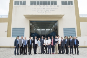 繼東江考察之行後，發展局和水務署再安排議員參觀本港的木湖抽水站。
