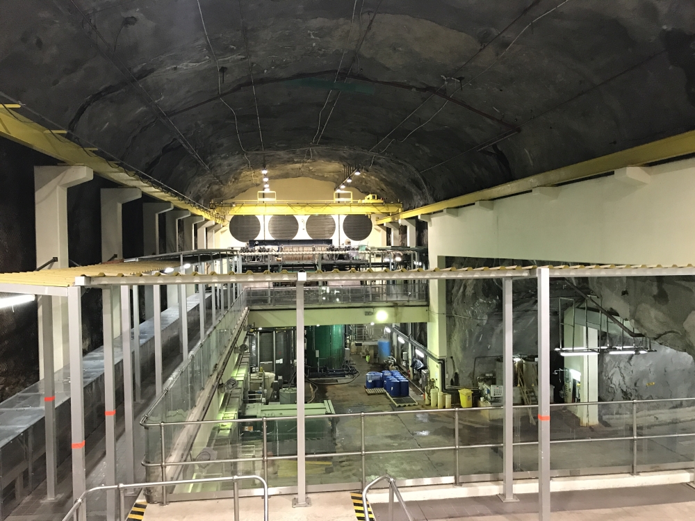 由於赤柱污水處理廠位於岩洞中，其建造及日常運作均不會對鄰近居民構成影響。