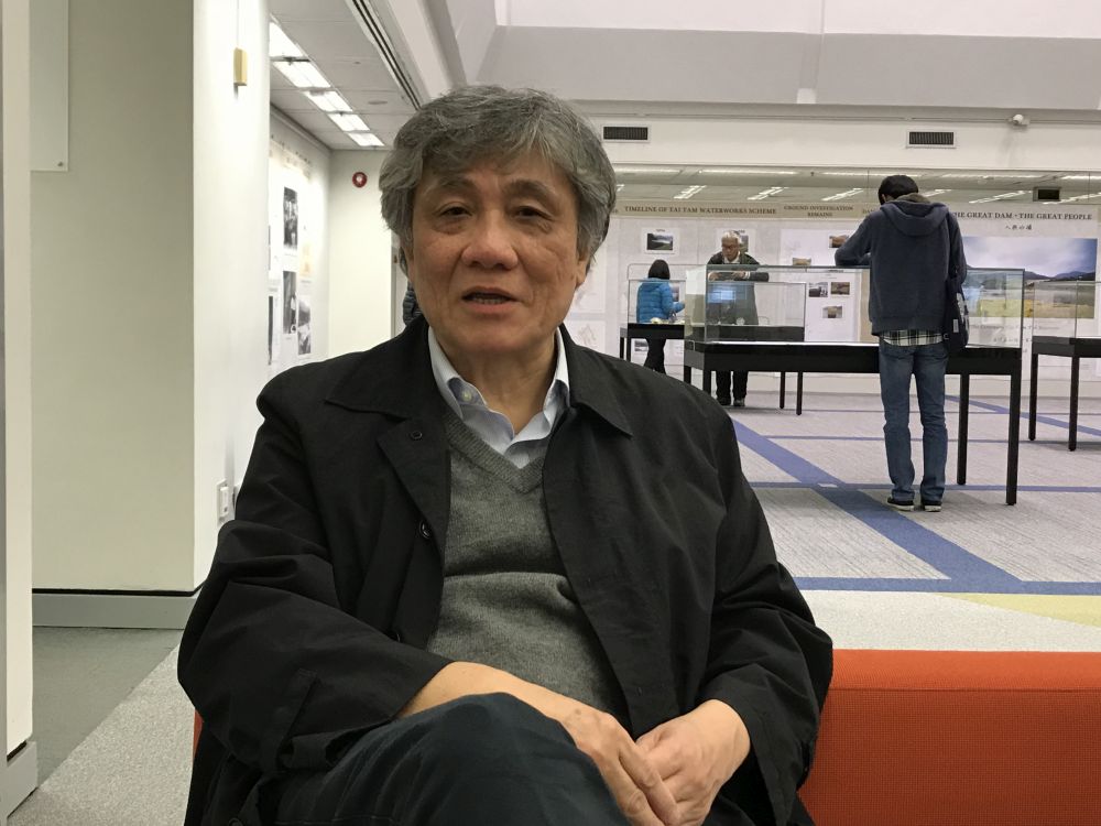 今年二月香港大學舉辦「大潭篤水塘落成一百週年」展覽。圖示香港大學建築學院房地產及建設系潘新華博士介紹大潭篤水塘的建造歷史。