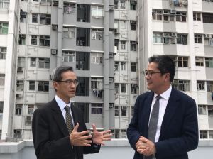 黃偉綸局長（右）和小組主席黃遠輝均表示，希望盡力增加土地供應，回應市民的住屋需求和社會各項需要。