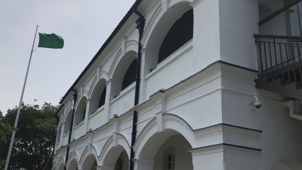 黃偉綸參觀發展局「活化歷史建築伙伴計劃」下的大澳文物酒店。這幢建築物於1902年落成，現為二級歷史建築。