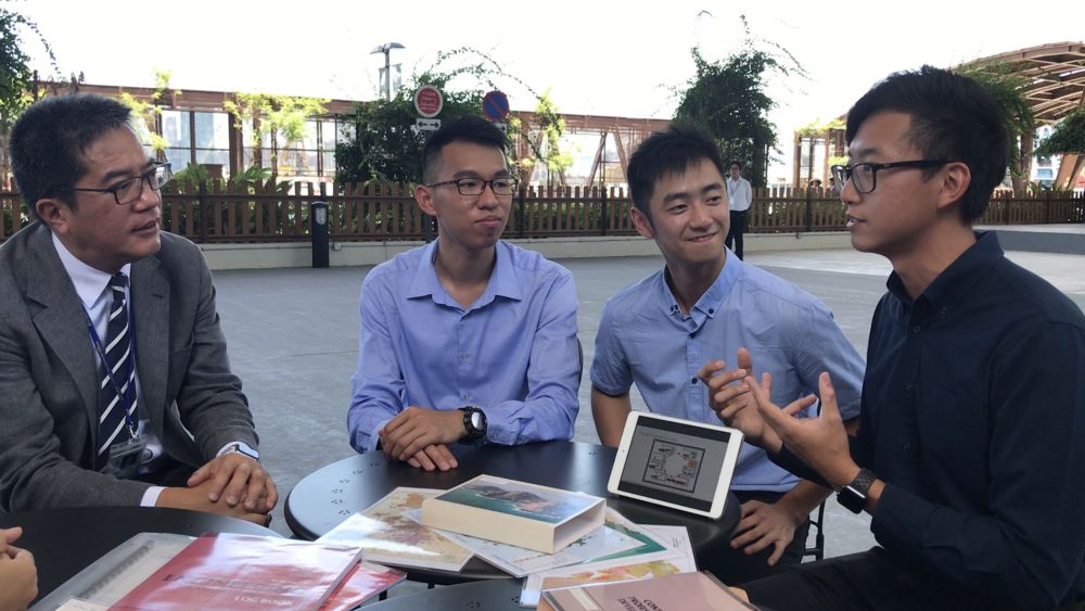 見習土力工程師楊啟軒（右一）分享了參與隧道爆破工程的經驗。