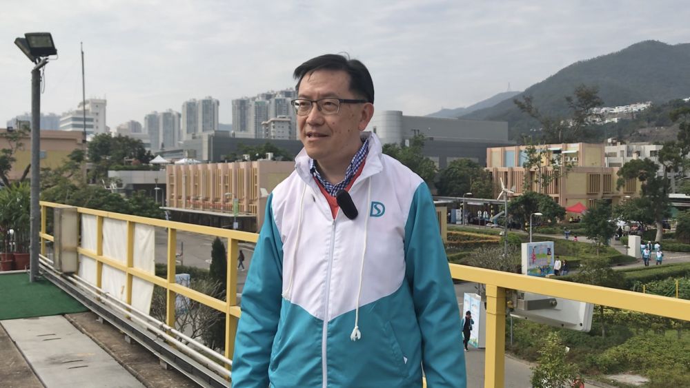 渠務署署長唐嘉鴻加入政府37年，將於本月榮休，今次《局長隨筆》邀請他分享其工作感受。他寄語同事繼續以開放的態度，接受新技術、新思維，利用科技改善渠務工作，令工作更有效率，造福市民。