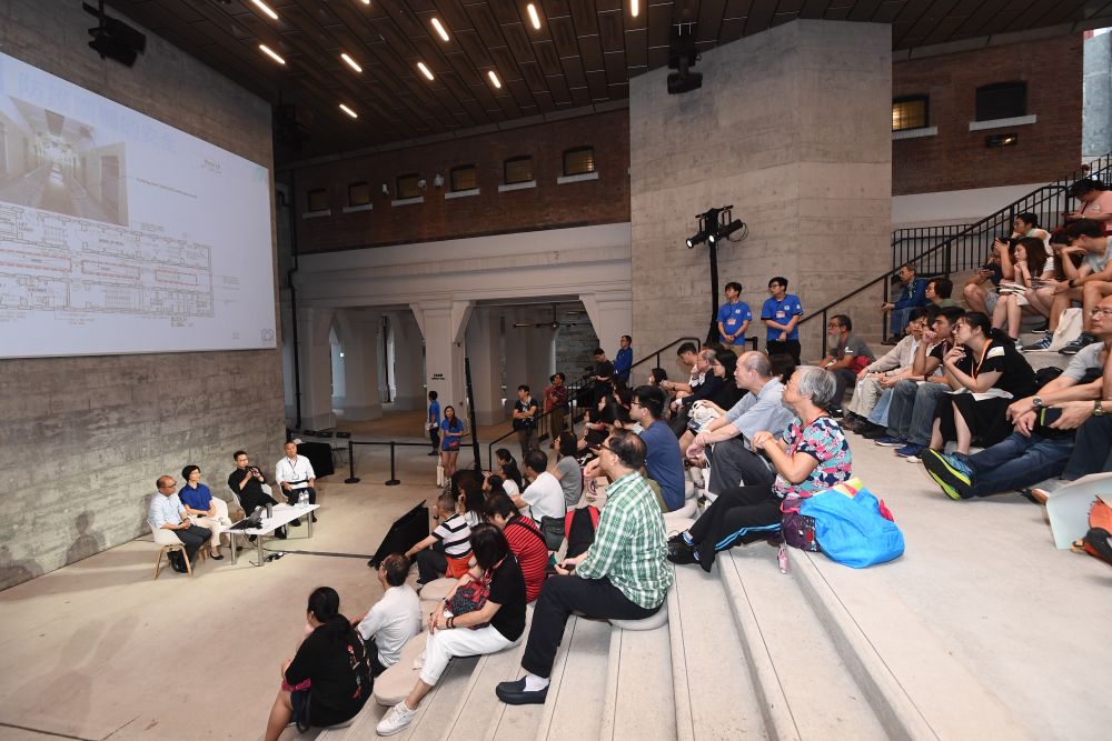 圖示開幕禮當天舉辦的「專講大館」導賞，透過了解活化古蹟實例，加深市民對樓宇安全及保養的認識。