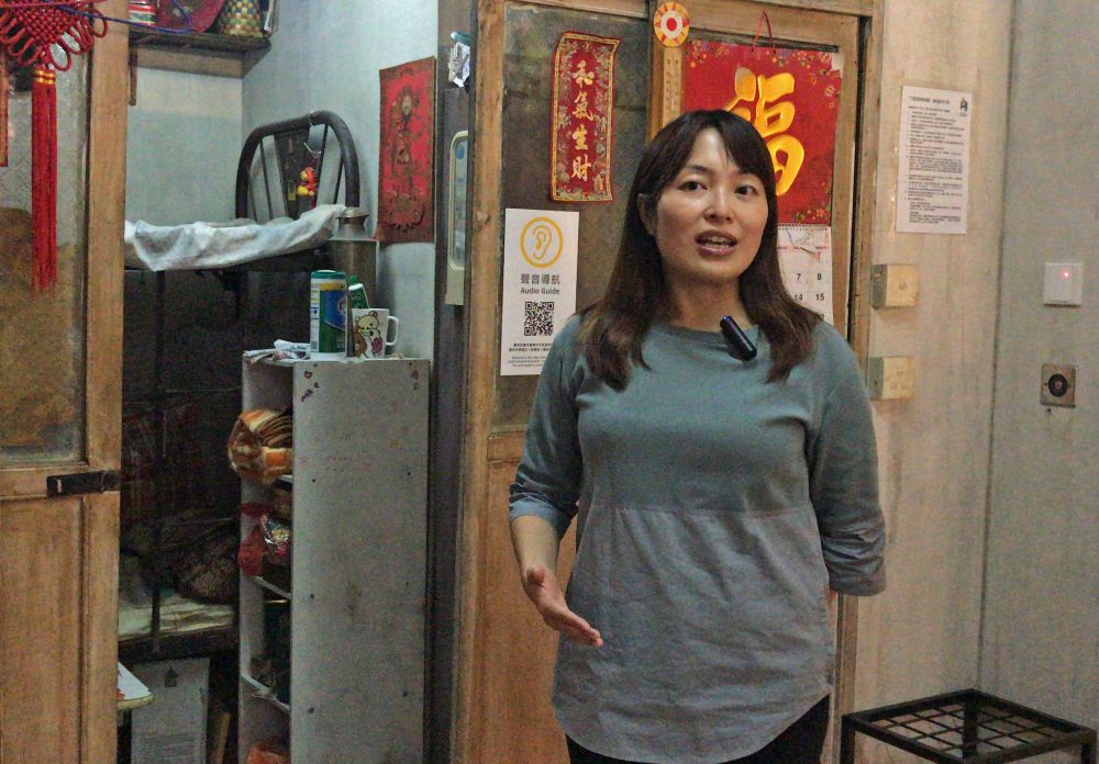 市建局對外關係高級經理蕭碧玲表示，學生透過考察皇后大道西／賢居里的市區更新發展計劃，認識到如何透過規劃，理順項目範圍內的土地用途和布局，改善公共空間環境及加強地方的連接性、可達性和舒適度，為附近居民提供更優質的環境。   