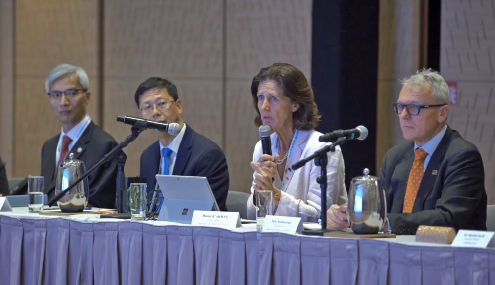 多個專家及代表在會議上討論水資源政策及管理、可持續發展、防洪及污水處理等議題。