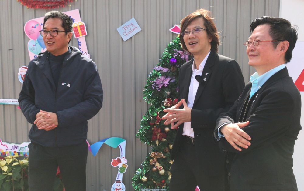 海濱事務委員會主席吳永順（中）表示，採用「先駁通，再優化」的理念，既能提早釋放海濱用地供市民享用，又可聽取他們的意見，以融入下一階段工程的設計，營造更切合市民的空間和設施。