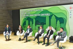 逾20位本地、海外和中國內地的專家學者作主講嘉賓，就「綠色城市」、「韌性景觀」和「樹木護理」三大議題分享見解。