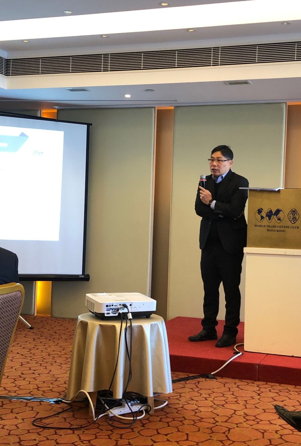 主要項目精英學院亦邀請發展局常任秘書長（工務）林世雄，教授有關管理及項目監管工作。