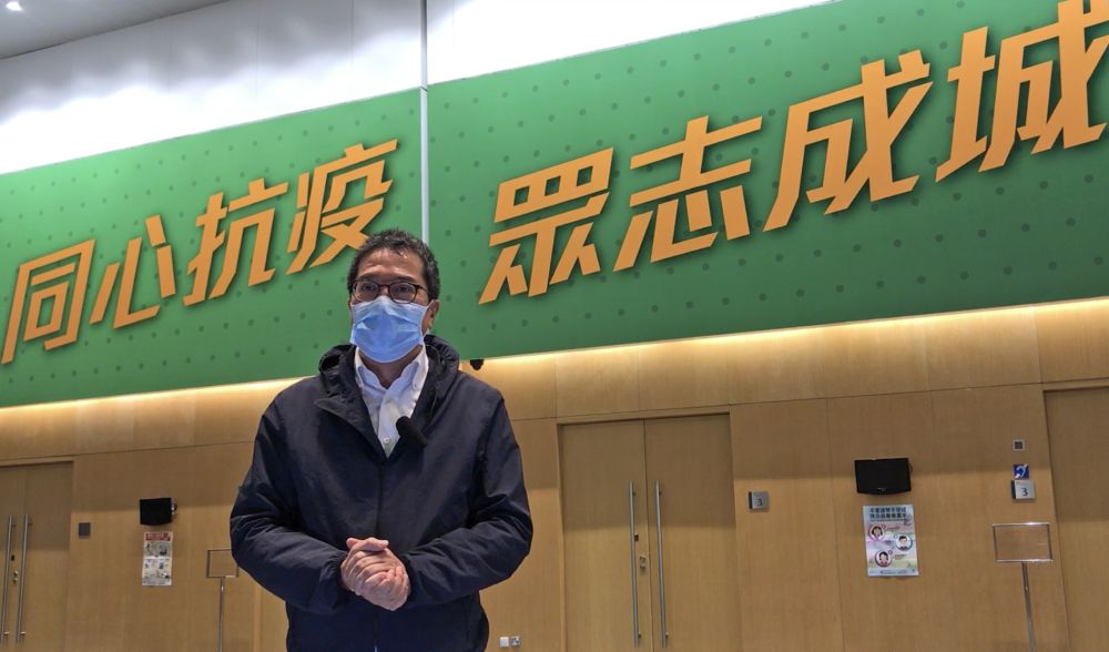 發展局局長黃偉綸表示，第二輪措施下，政府會向每名合資格的建造業工友發放一次過7 500元資助，逾53萬名工友直接受惠，同時亦會發放一次過資助，予未能受惠於首輪措施、為數約3萬所一般規模較細的建造業相關企業，進一步協助建造業界面對「疫」境。