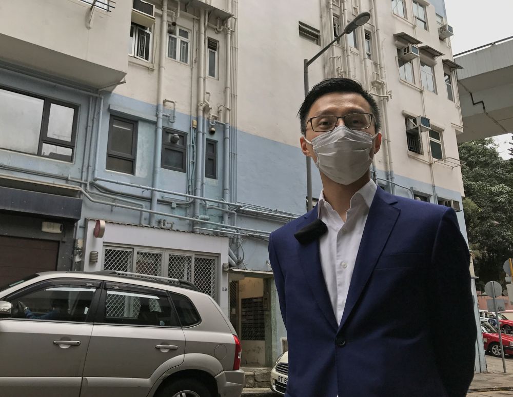 作為預防性的措施，屋宇署將透過委聘顧問公司，主動為全港超過二萬幢私人住用及綜合用途目標樓宇，檢查大廈外牆排水管。