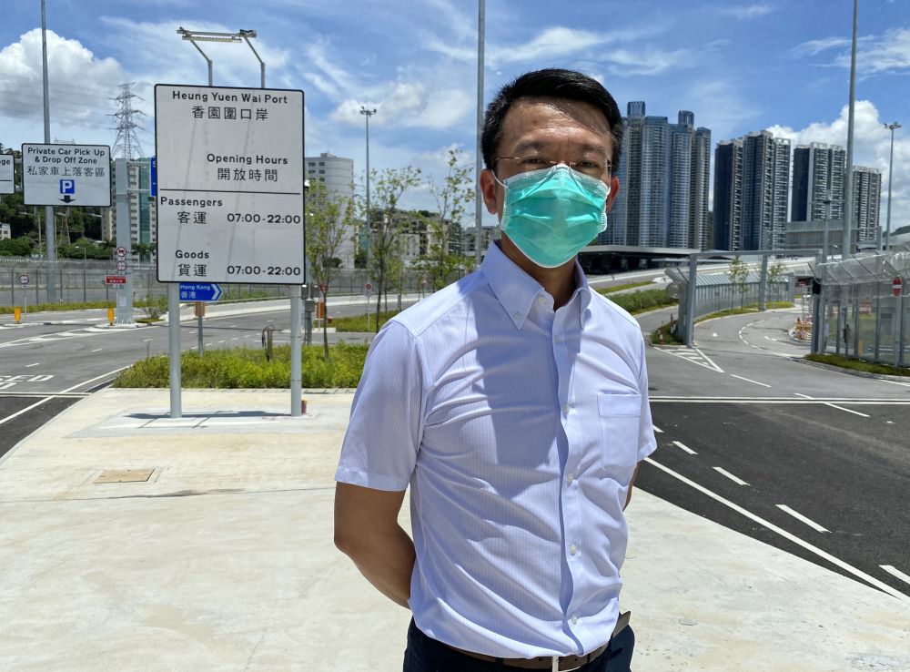 土木工程拓展署總工程師葉鴻平說，香園圍邊境管制站是香港第一個以「人車直達」概念設計的口岸。