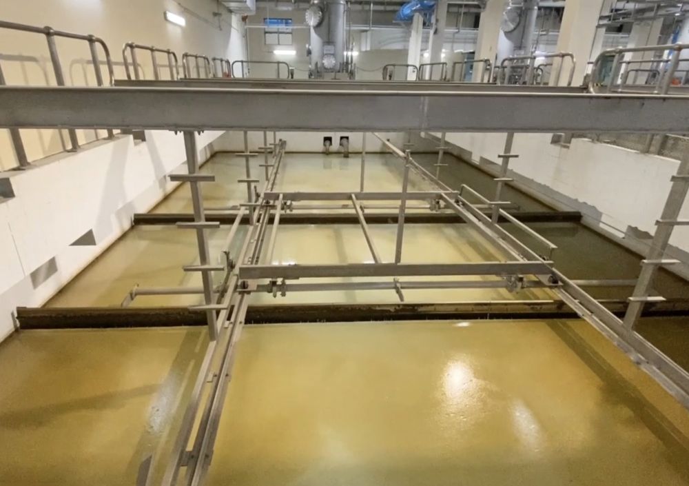 大埔濾水廠利用擴建的機會引入多項先進的食水處理技術，包括圖中的溶氣浮選澄清池。  