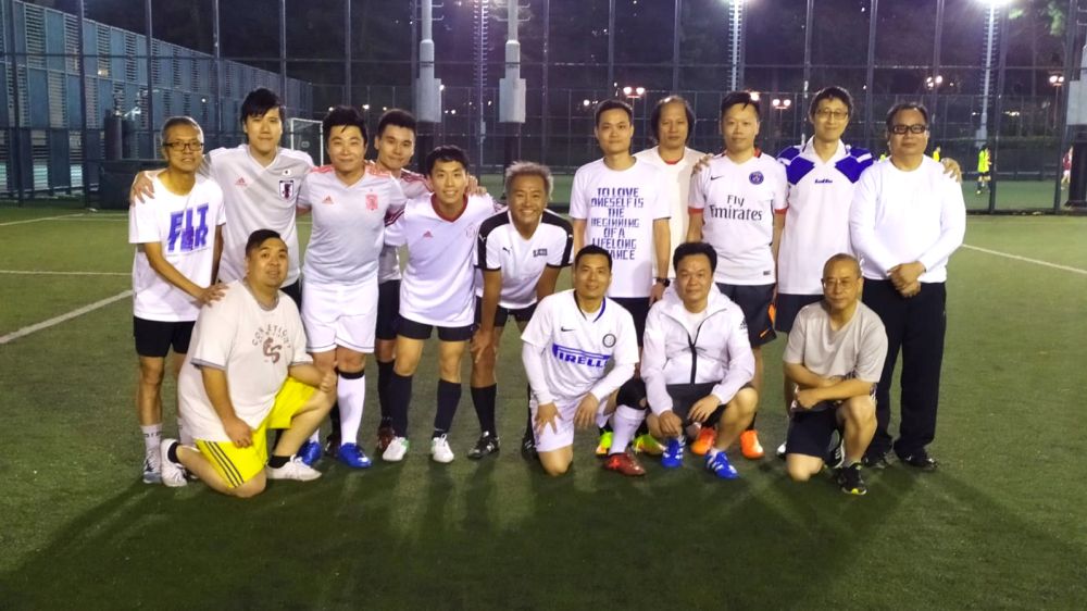 以足球運動作比喻，李啟榮勉勵同事在工作上加強合作。