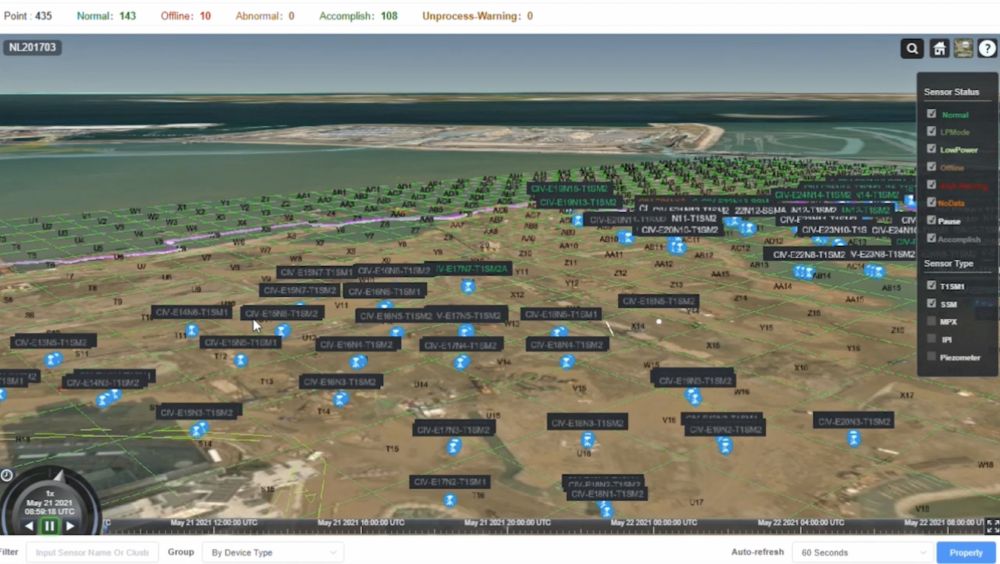 工程團隊採用全球導航衛星系統（GNSS）技術，把填海區內的監測站連接到衛星群，配合雲端計算，實時監測填海沉降幅度，有助提升施工效率和質量。