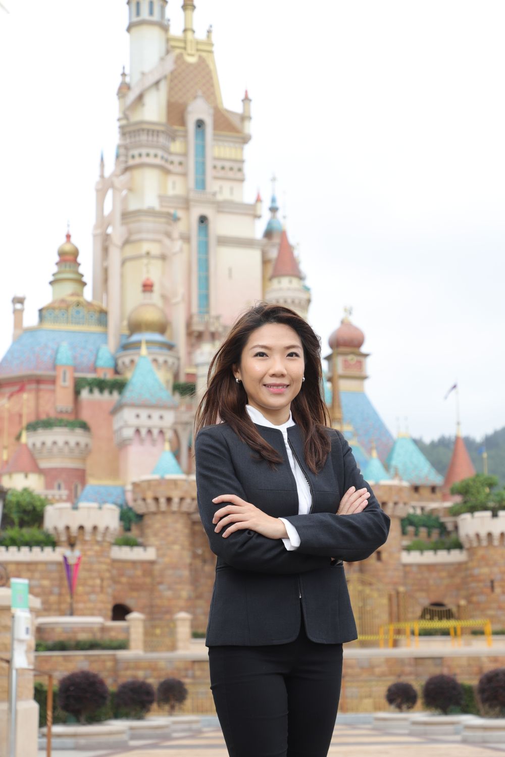 Jillian的工作除了為建築物或設施設計顏色和審批樣板之外，最主要是教導承包商如何在現場施工。