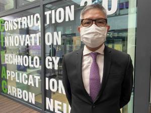 香港建築師學會內地事務部主席雷冠源表示，業界關注的是一些細節，例如合約、稅務、法律上的細節，今次座談會有助大家溝通。