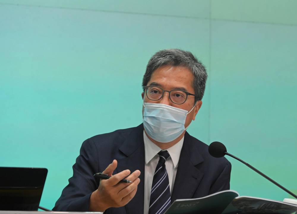 發展局局長黃偉綸日前舉行記者會，介紹發展局如何配合及落實《施政報告》中各項措施。