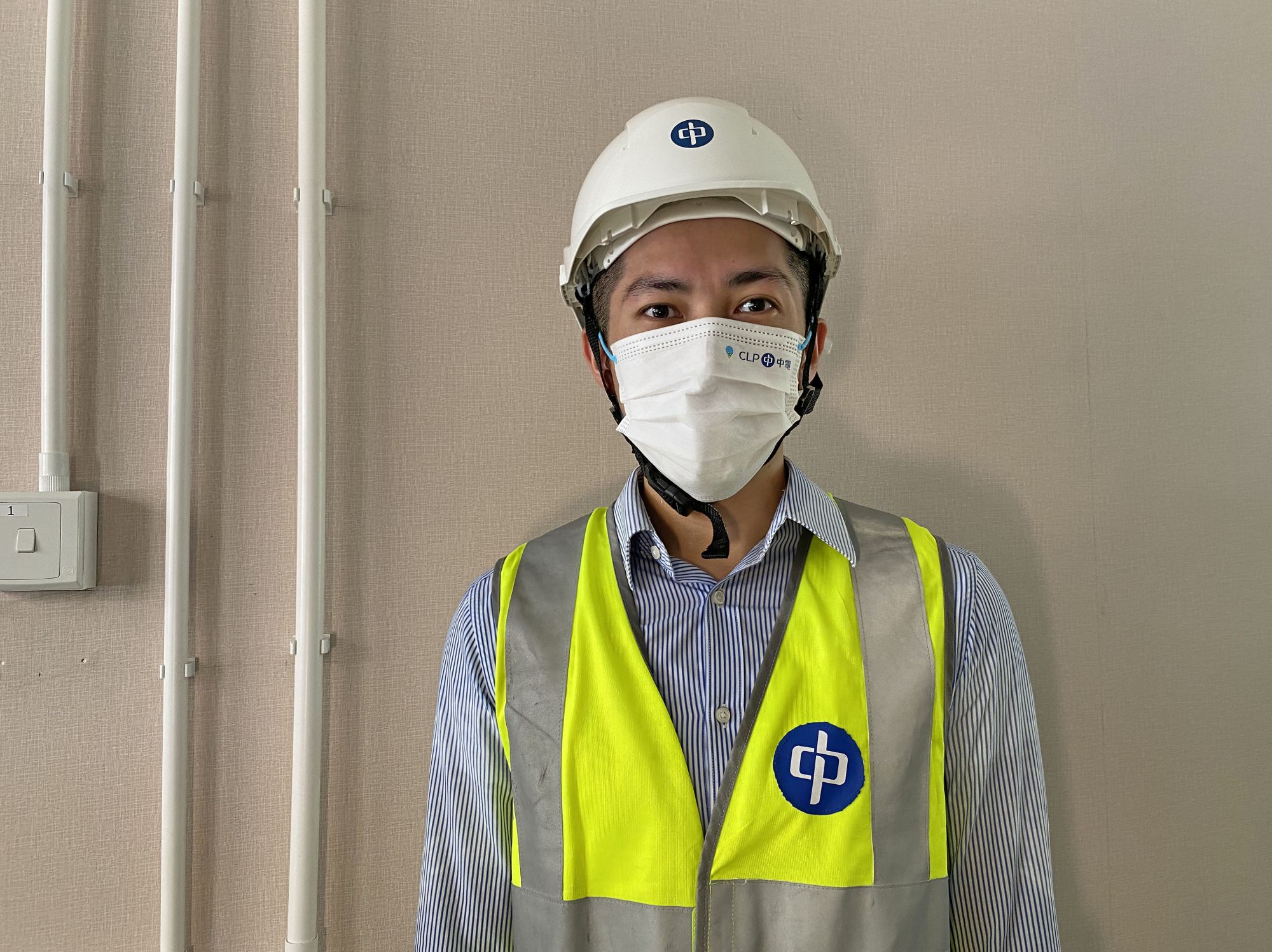 中華電力有限公司輸電及供電業務部高級工程師梁智來表示，年輕人只要時刻裝備自己，便可發揮所長，回饋社會。